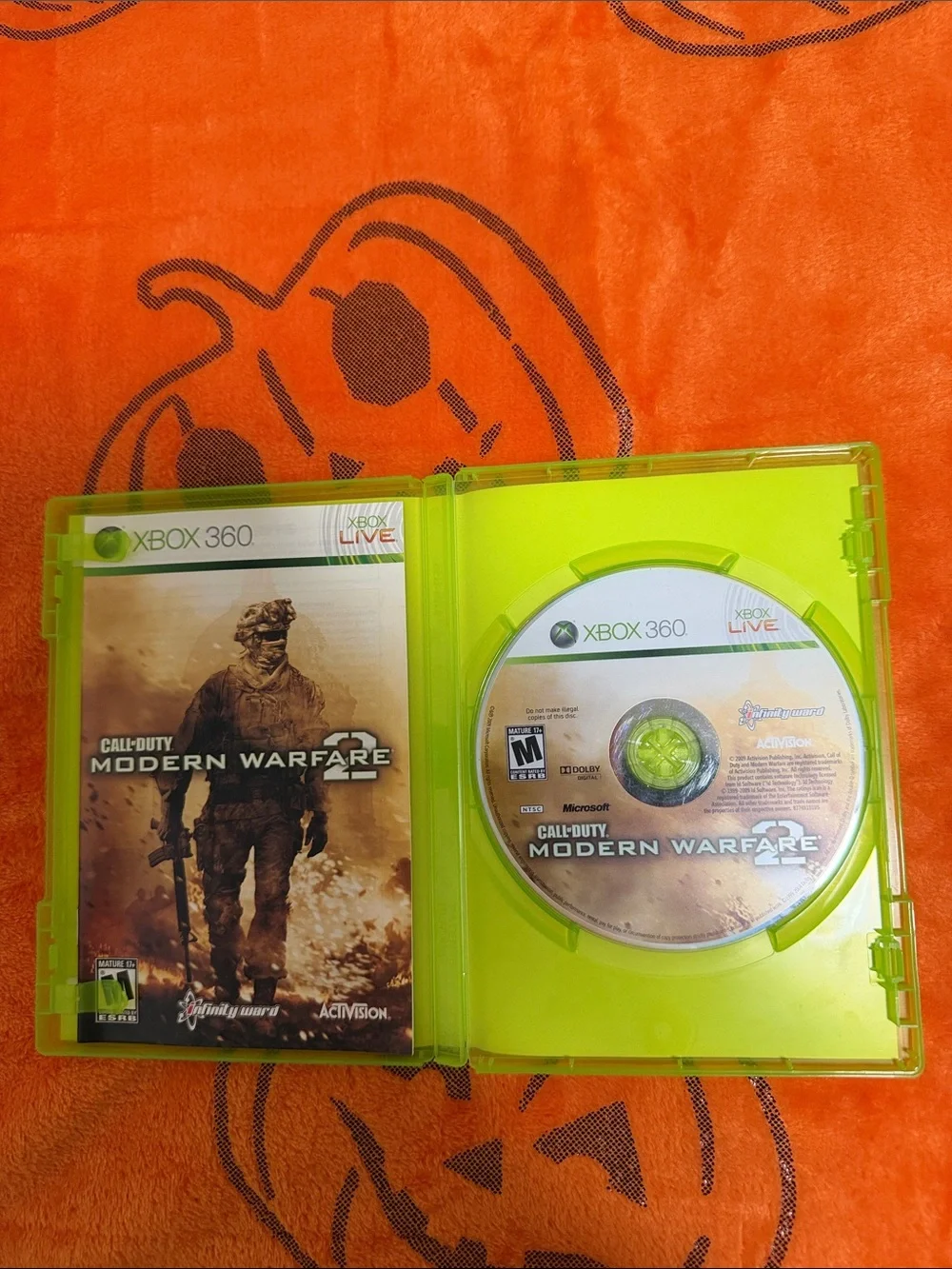 Call of Duty: Modern Warfare 2 - Xbox 360 (Green)